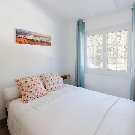 Villa Maison Familiale Climatisee, Acces Wifi, Parking, Proche - Fr-1-409-221